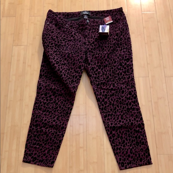 NWT Jordache Animal Print Mid Rise Skinny Jeans - Picture 1 of 2